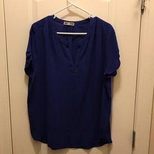 Short sleeves pull over shirt